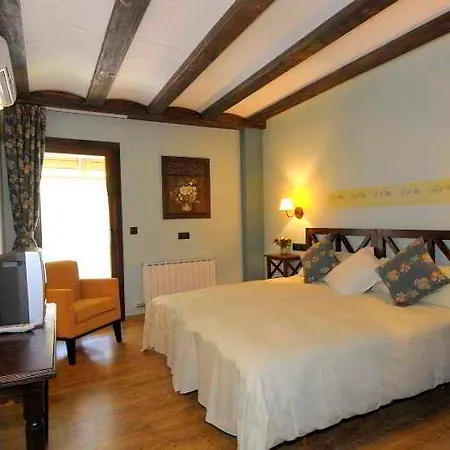 מלון Casa Arcas 3*